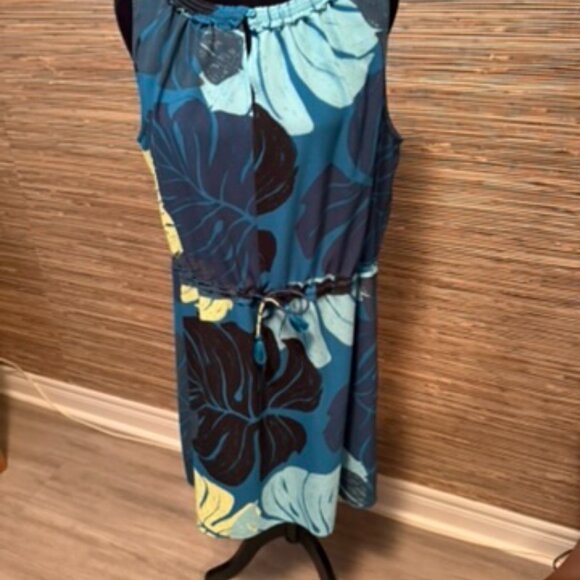 Lightweight Floral Dress - Picture 1 of 3